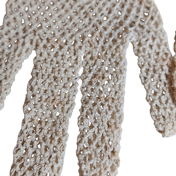 Vintage Ivory Cream Victorian Crochet Lacey Mesh Wrist Length Feminine Gloves - Picture 9 of 16